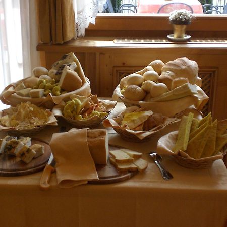 Hotel Cristina Пинцоло Экстерьер фото
