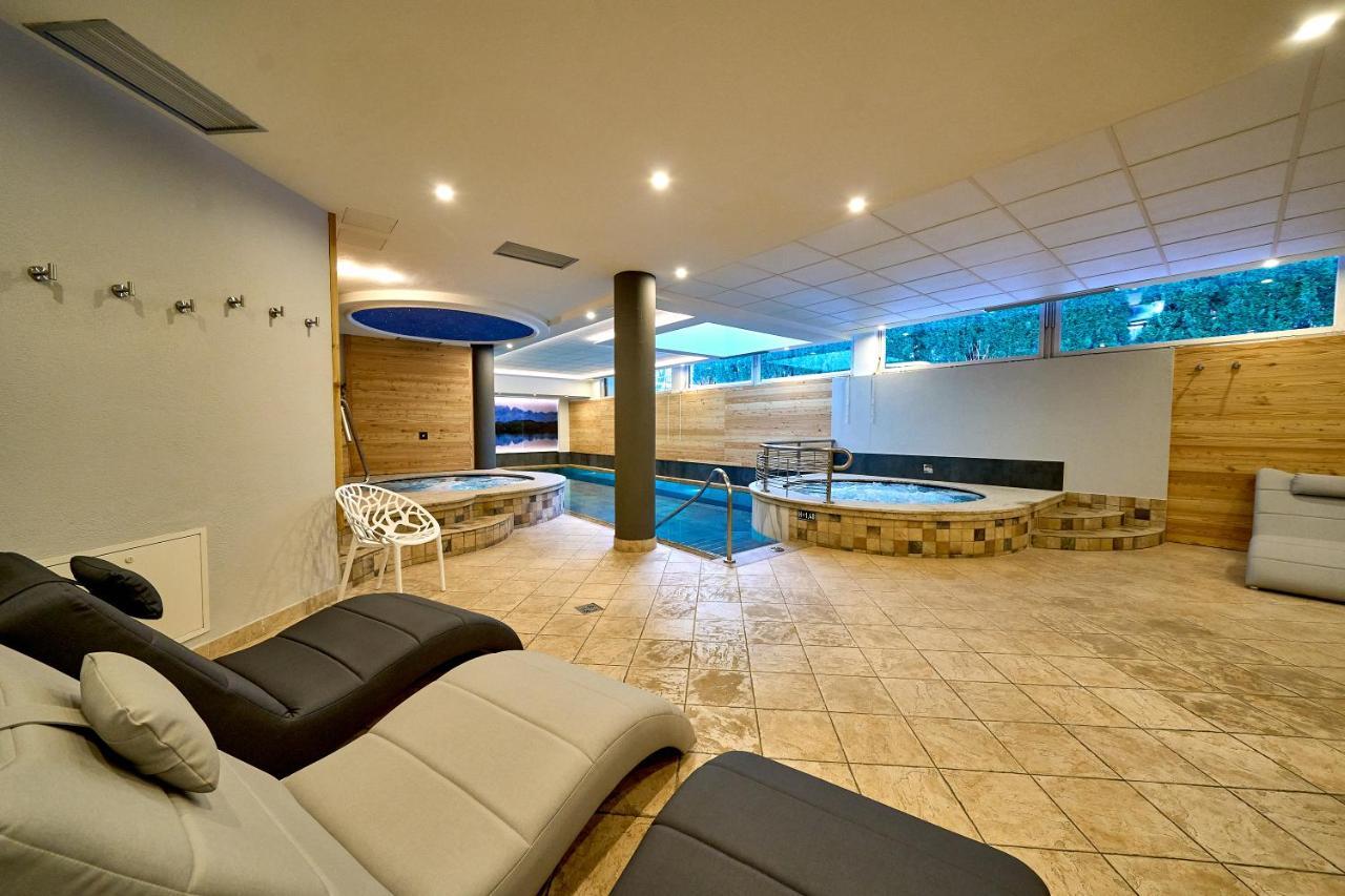 Hotel Cristina Пинцоло Экстерьер фото