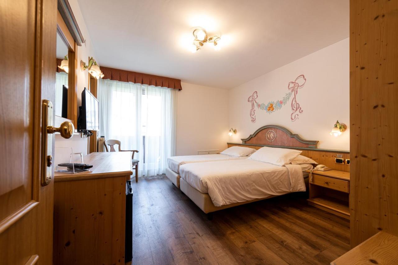 Hotel Cristina Пинцоло Экстерьер фото