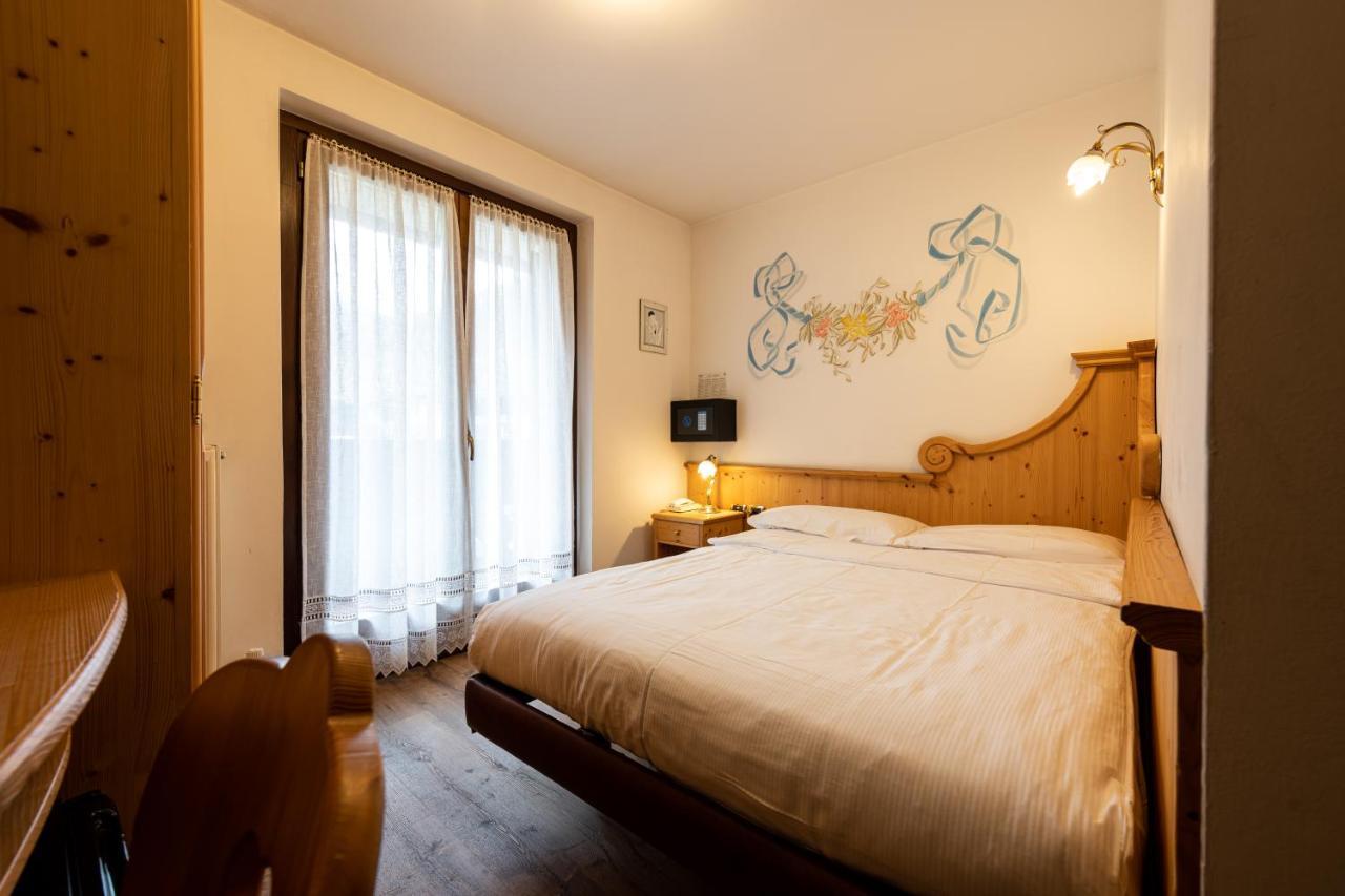 Hotel Cristina Пинцоло Экстерьер фото