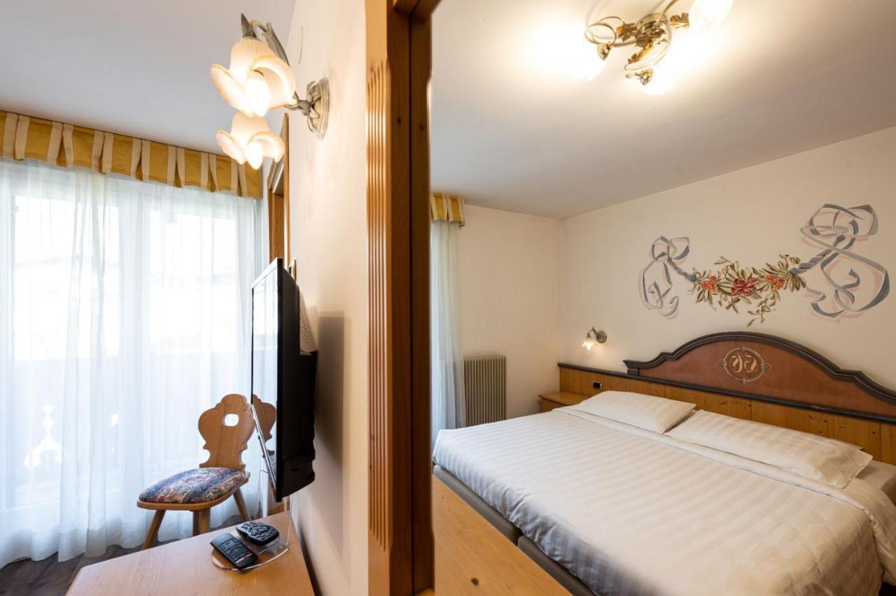 Hotel Cristina Пинцоло Экстерьер фото