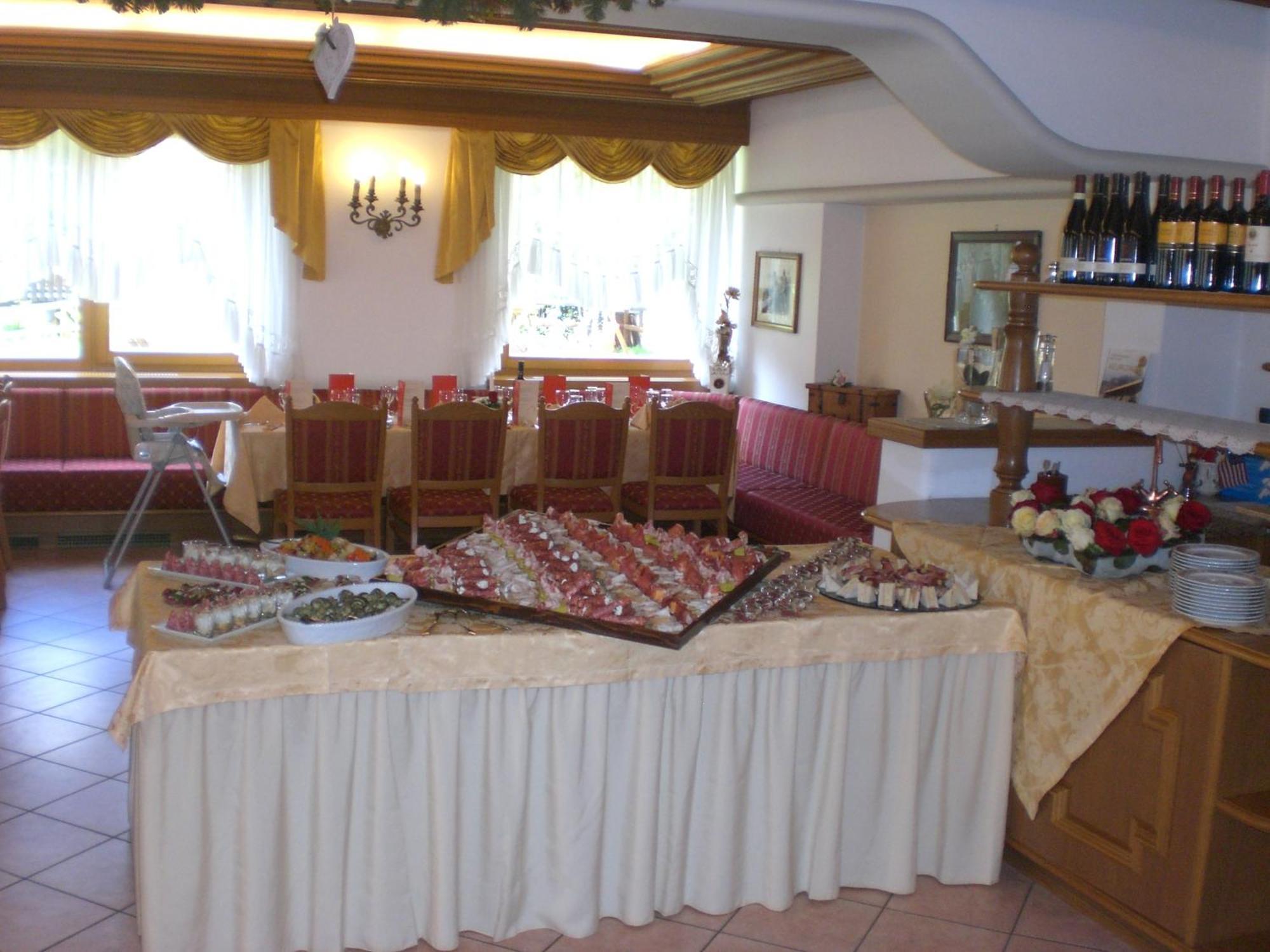 Hotel Cristina Пинцоло Экстерьер фото