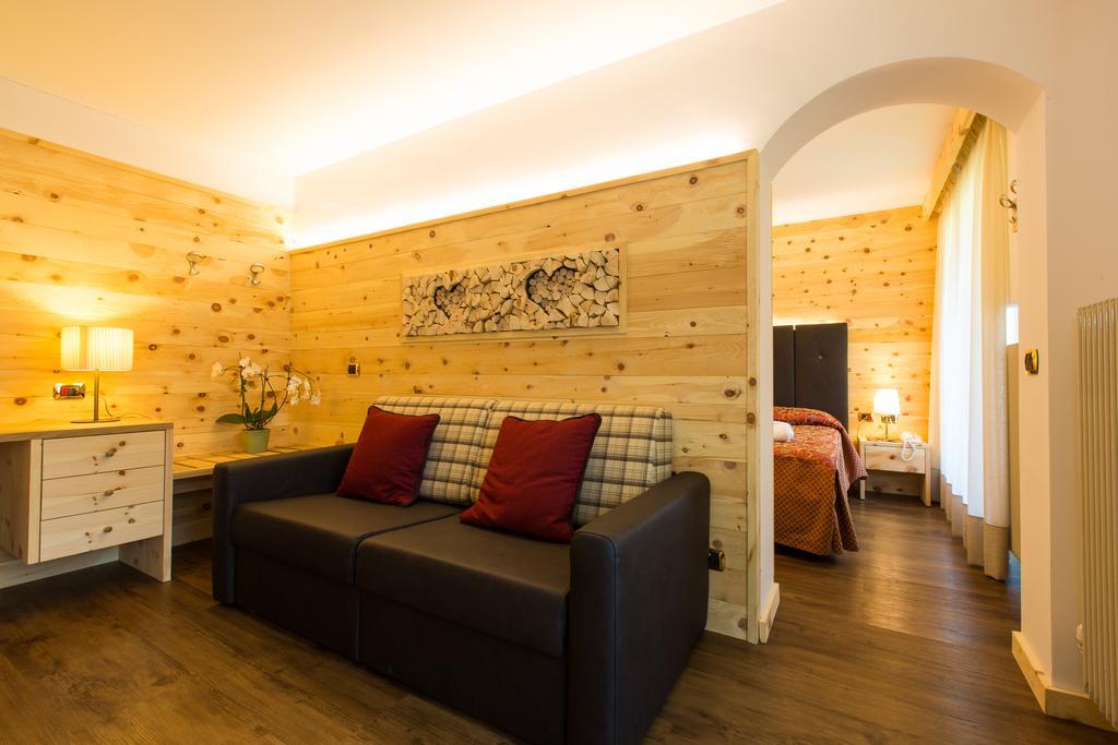 Hotel Cristina Пинцоло Экстерьер фото