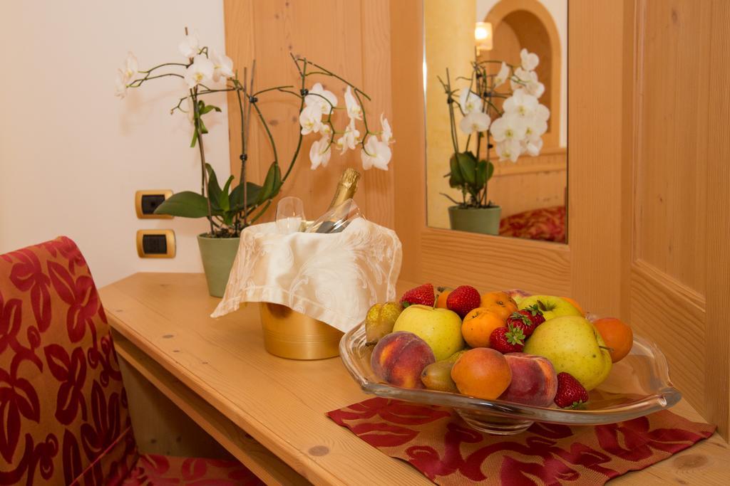 Hotel Cristina Пинцоло Экстерьер фото
