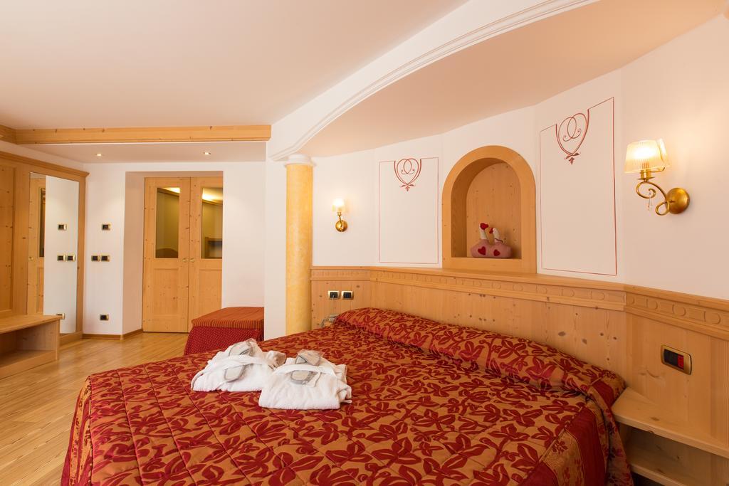 Hotel Cristina Пинцоло Экстерьер фото