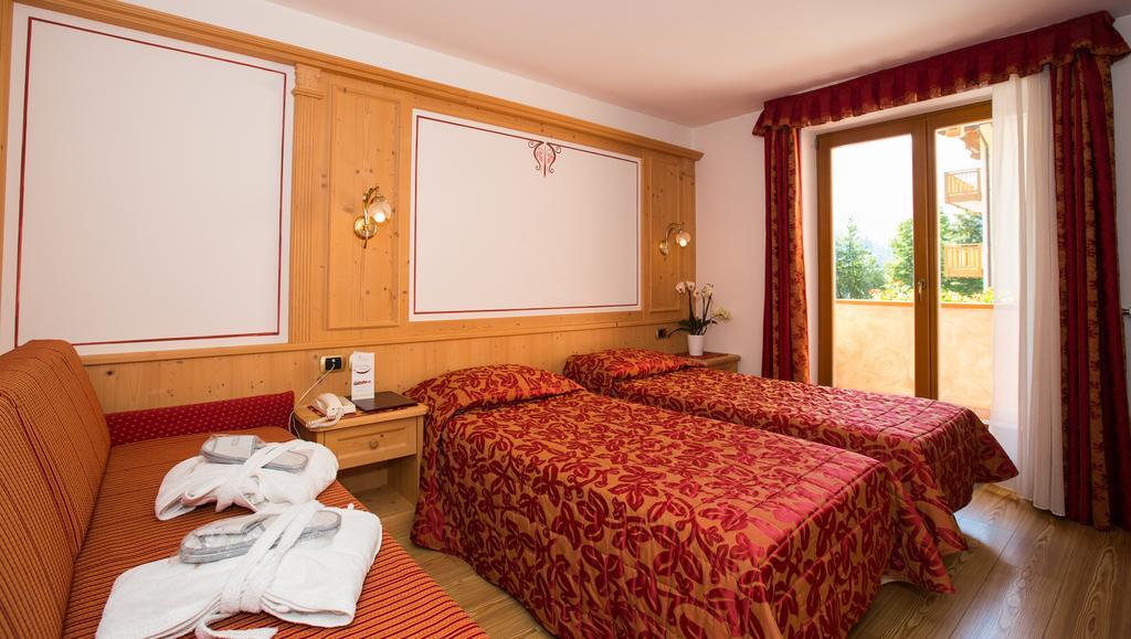 Hotel Cristina Пинцоло Экстерьер фото