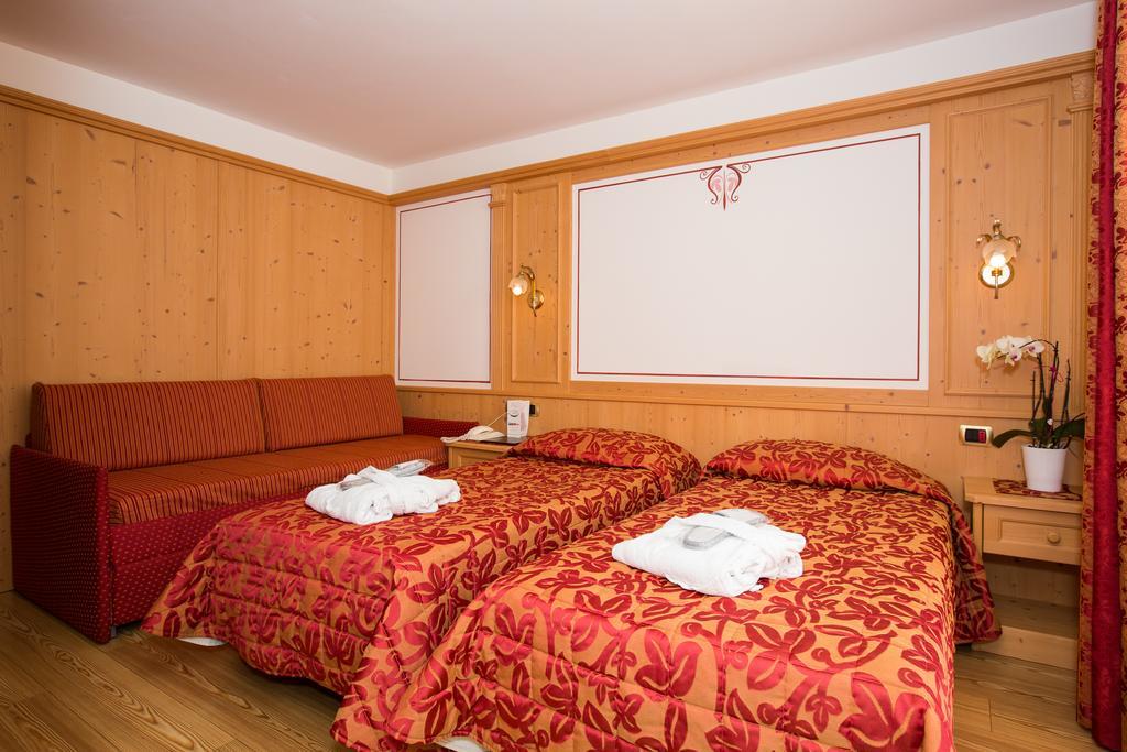 Hotel Cristina Пинцоло Экстерьер фото