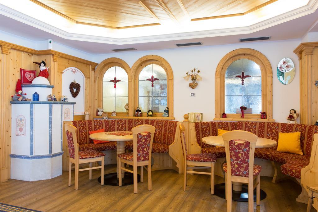 Hotel Cristina Пинцоло Экстерьер фото