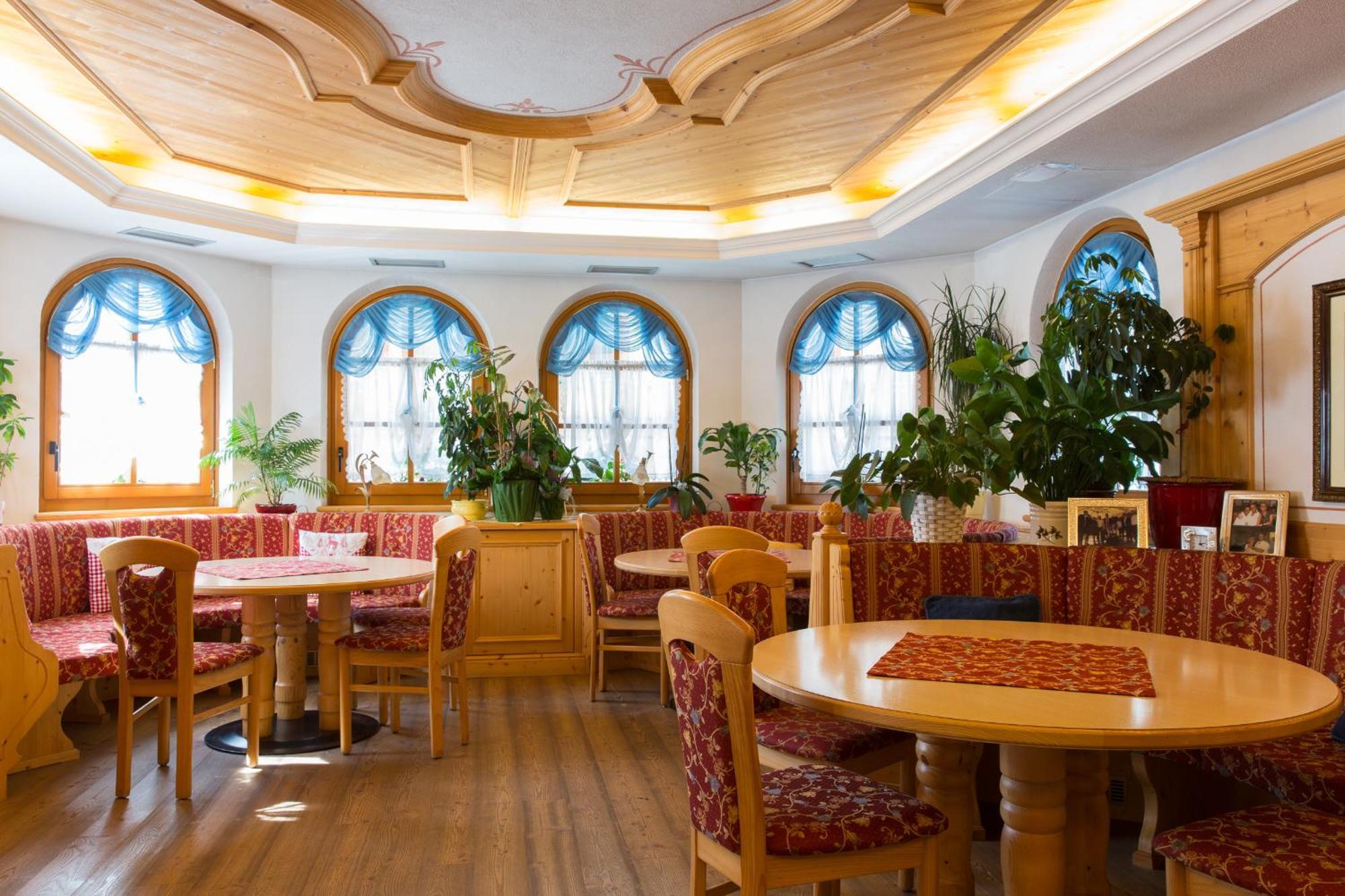 Hotel Cristina Пинцоло Экстерьер фото