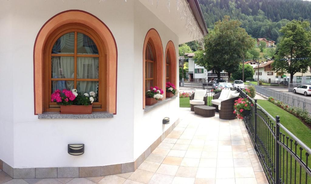 Hotel Cristina Пинцоло Экстерьер фото